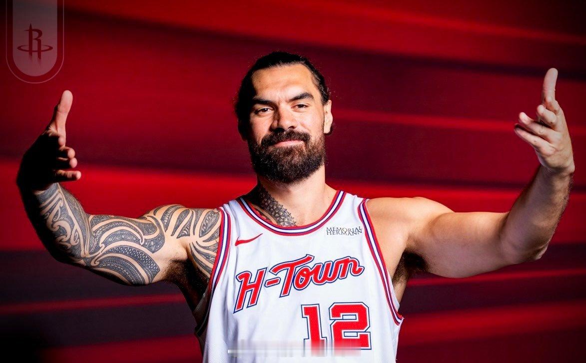 亚当斯在10场比赛后每36分钟数据：10.9分15.3篮板8.2进攻篮板2.7