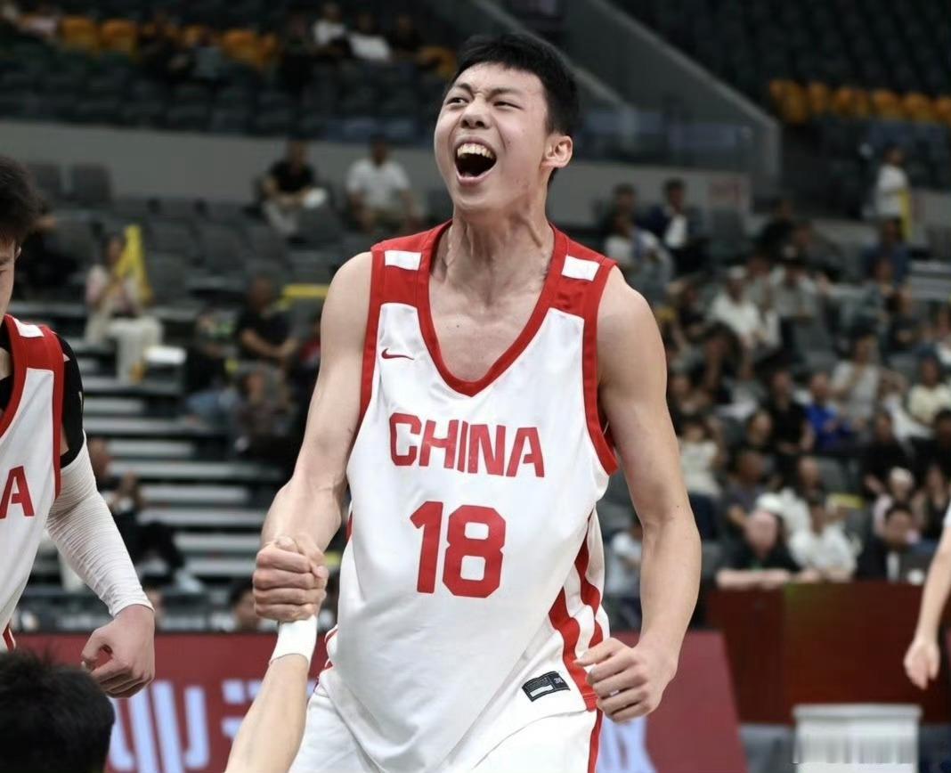 恭喜广东队小将姚嘉泽！本次U17世界杯结束后获评运动健将称号，根据CBA最新规则