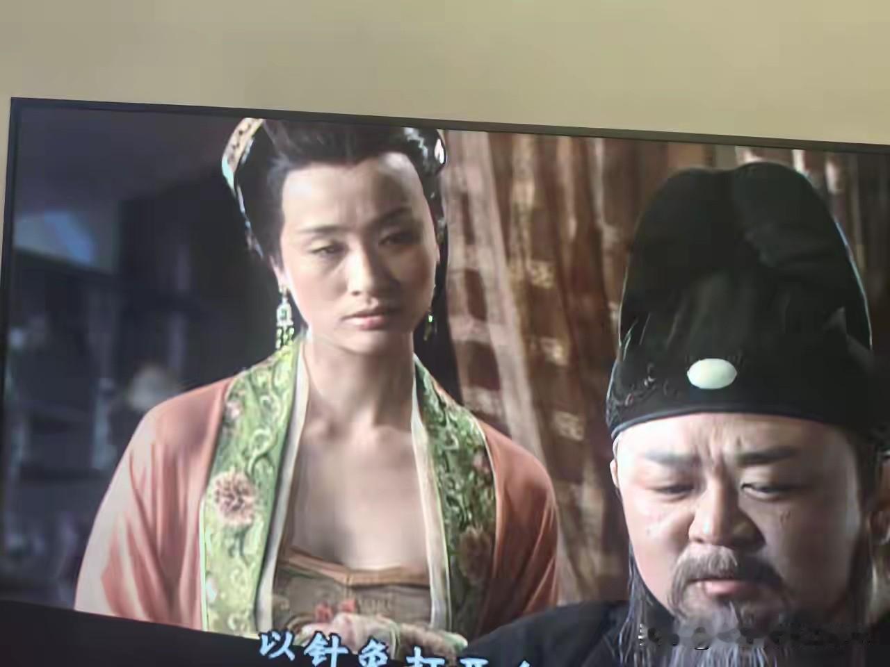 真的很好奇这位女演员，到底是靠什么关系才进的《神探狄仁杰》剧组的呢，而且她所饰演