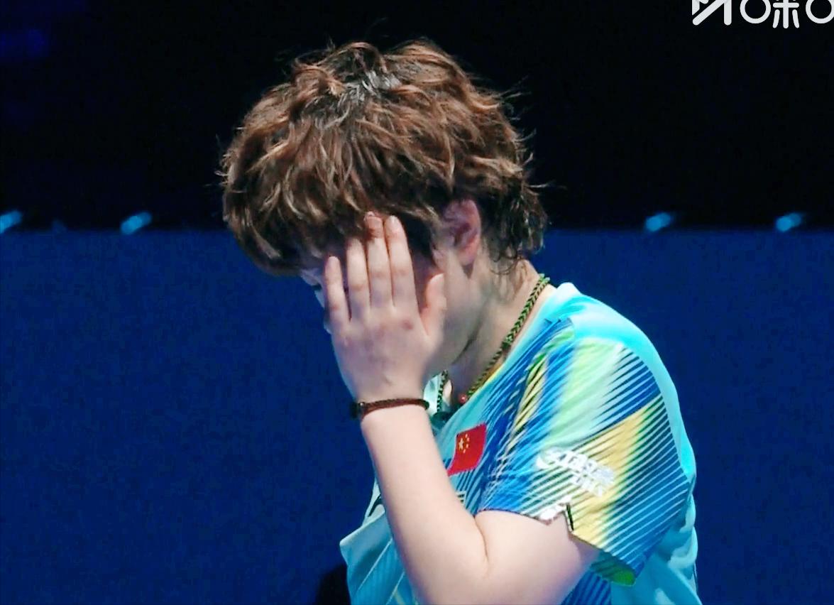 注意！虽然王艺迪3:1赢了杜凯琹，但是进攻失误频频，难道也是无缝球的原因？