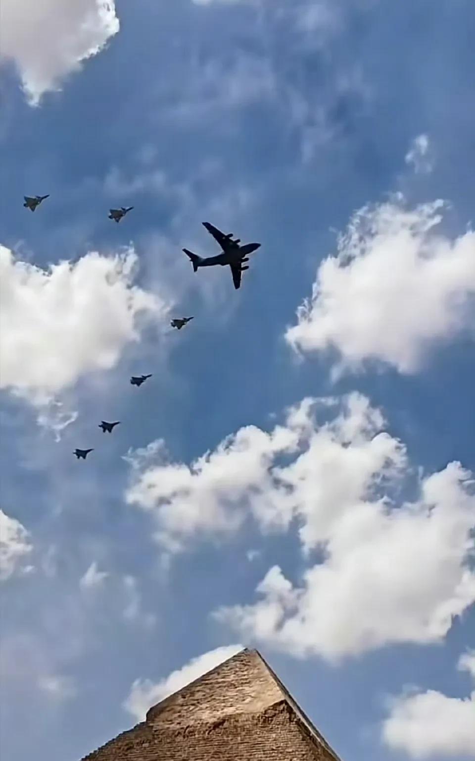 两大文明古国终于在历史的十字路口重新走到一起。我们的运20和空警500领衔中埃