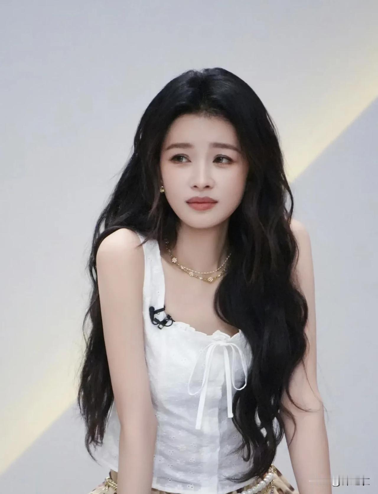 这世界上没有如果，女明星不是长得好看就能红，也不是找个有名的经纪人婆婆就一定会捧