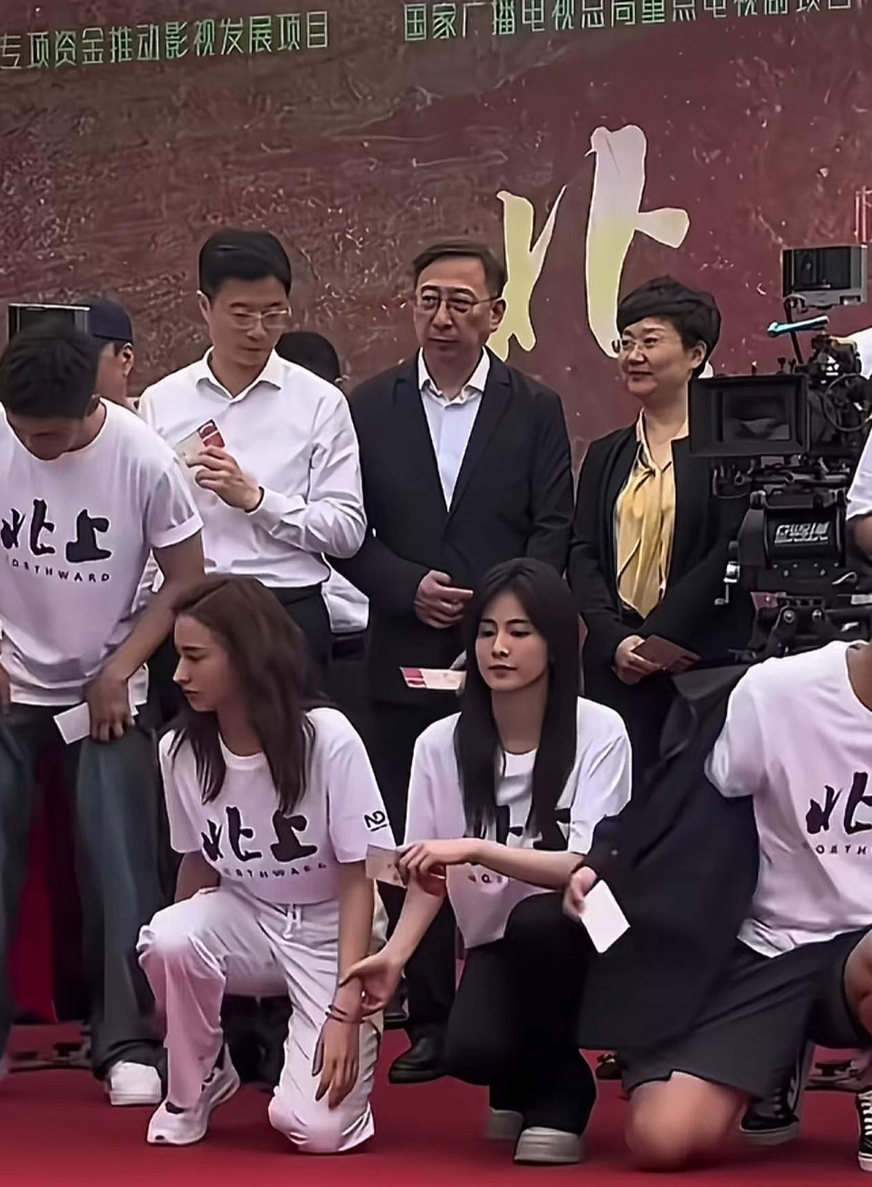 一笑倾城的白鹿！中年男的是不是大多数都喜欢这种土纯风格？