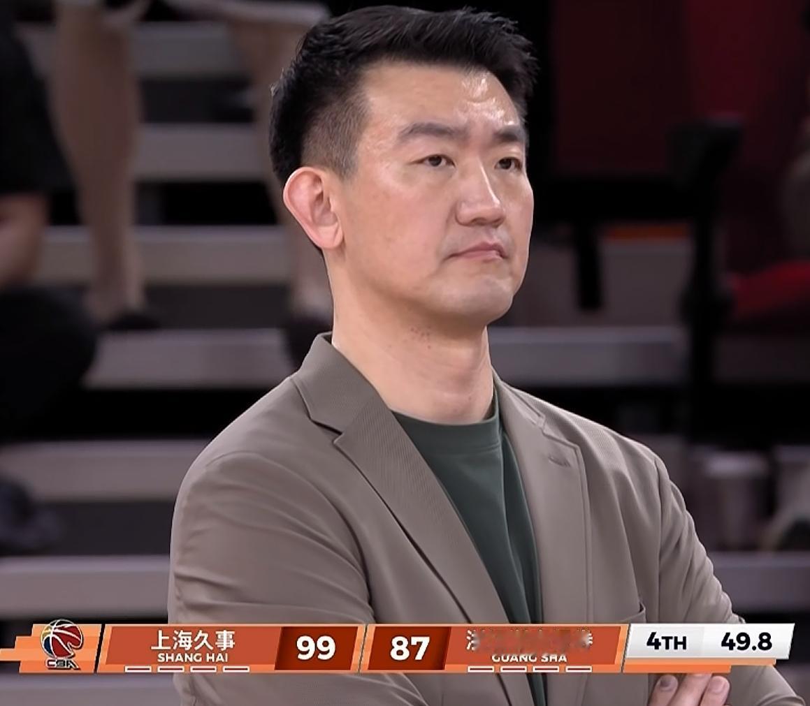 杨鸣认为，上海队虽然赢了第一场，但暴露出一大问题和存在一大隐患，广厦队依然有机会