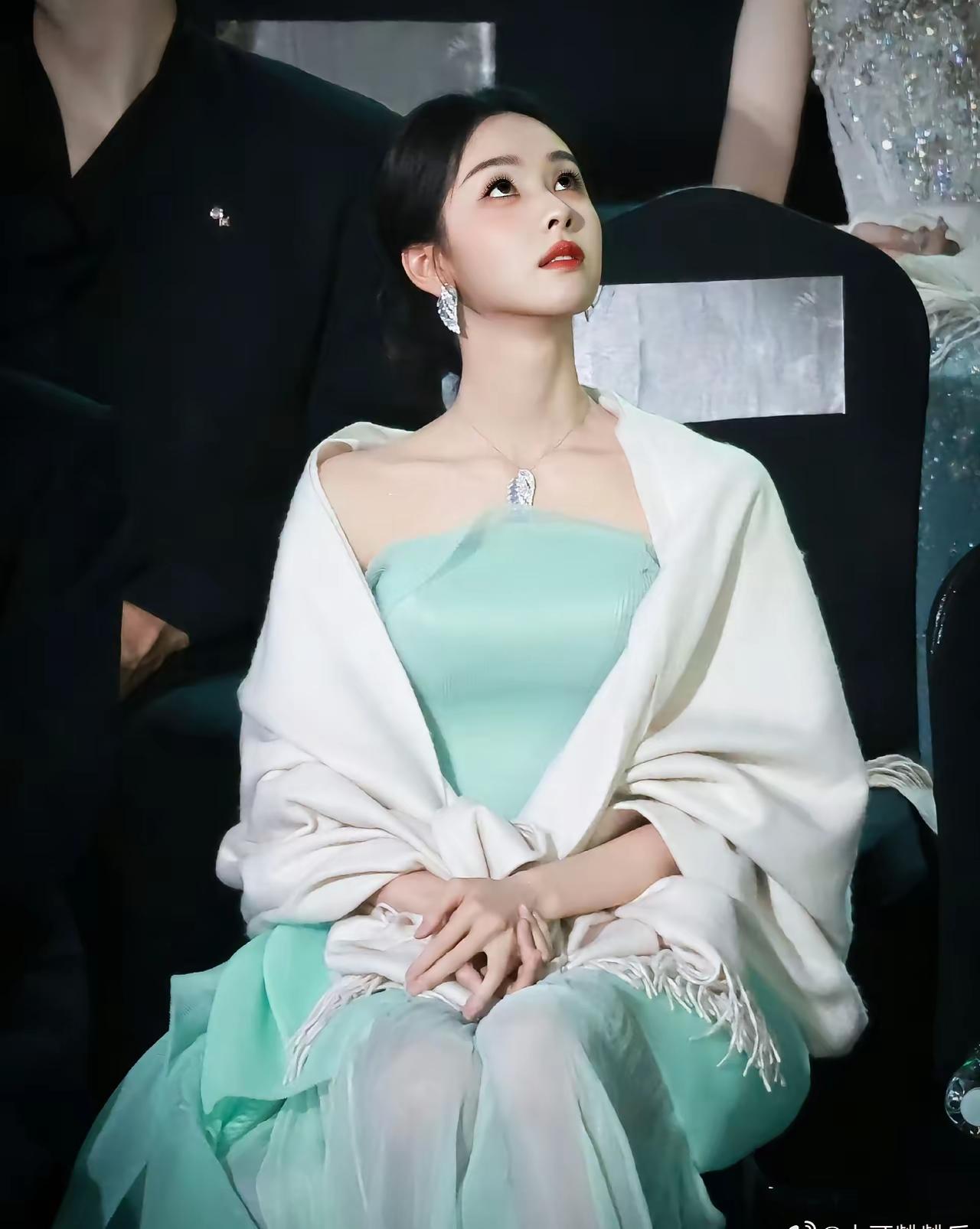 陈都灵[玫瑰]星光大赏“满分获奖感言”全文——“大家好，我是演员陈都灵