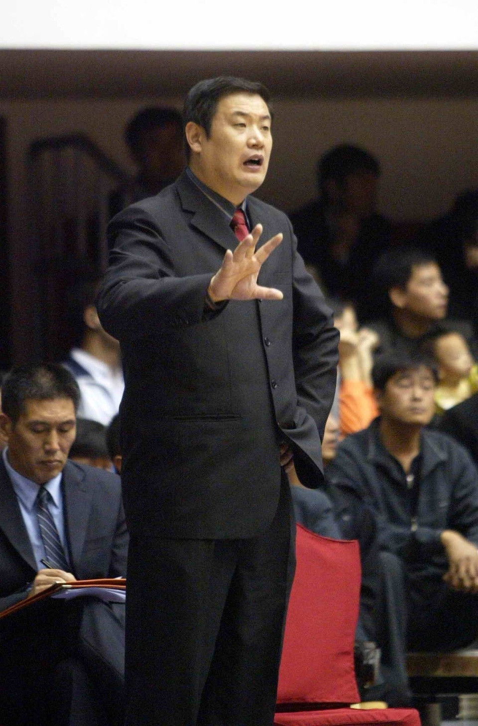 山东男篮“五虎将”之一徐长锁因病去世，年仅52岁。杨瀚森更博缅怀：“刚刚结束训练