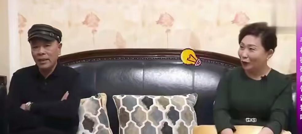 60岁大叔，离异，想找个伴过日子，婚姻介绍所给他介绍了一个58岁的大妈，两个人都