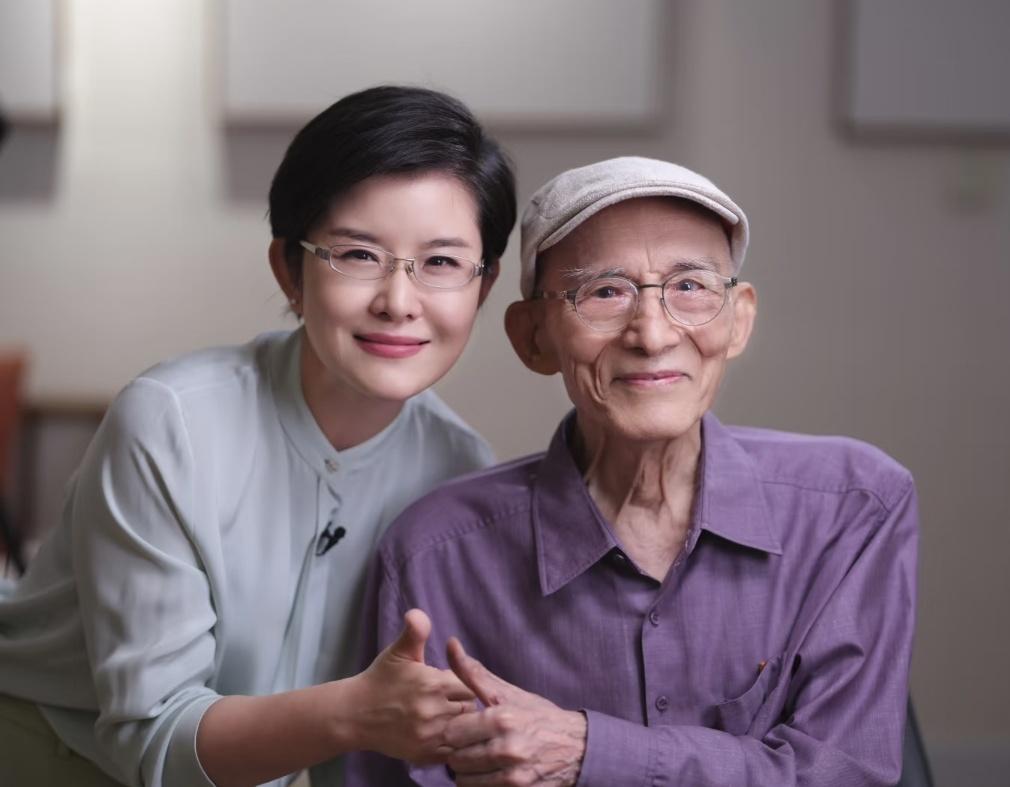 央视主持人王宁曾问游本昌：“让你接广告，你怎么不接呢？”游本昌说了一句让所有