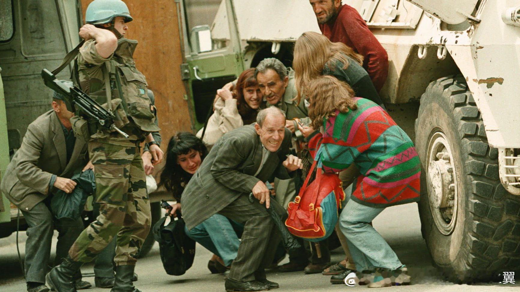 意大利检察官正调查一起骇人听闻的指控：1990年代初期，曾有富人付费在被围困的萨