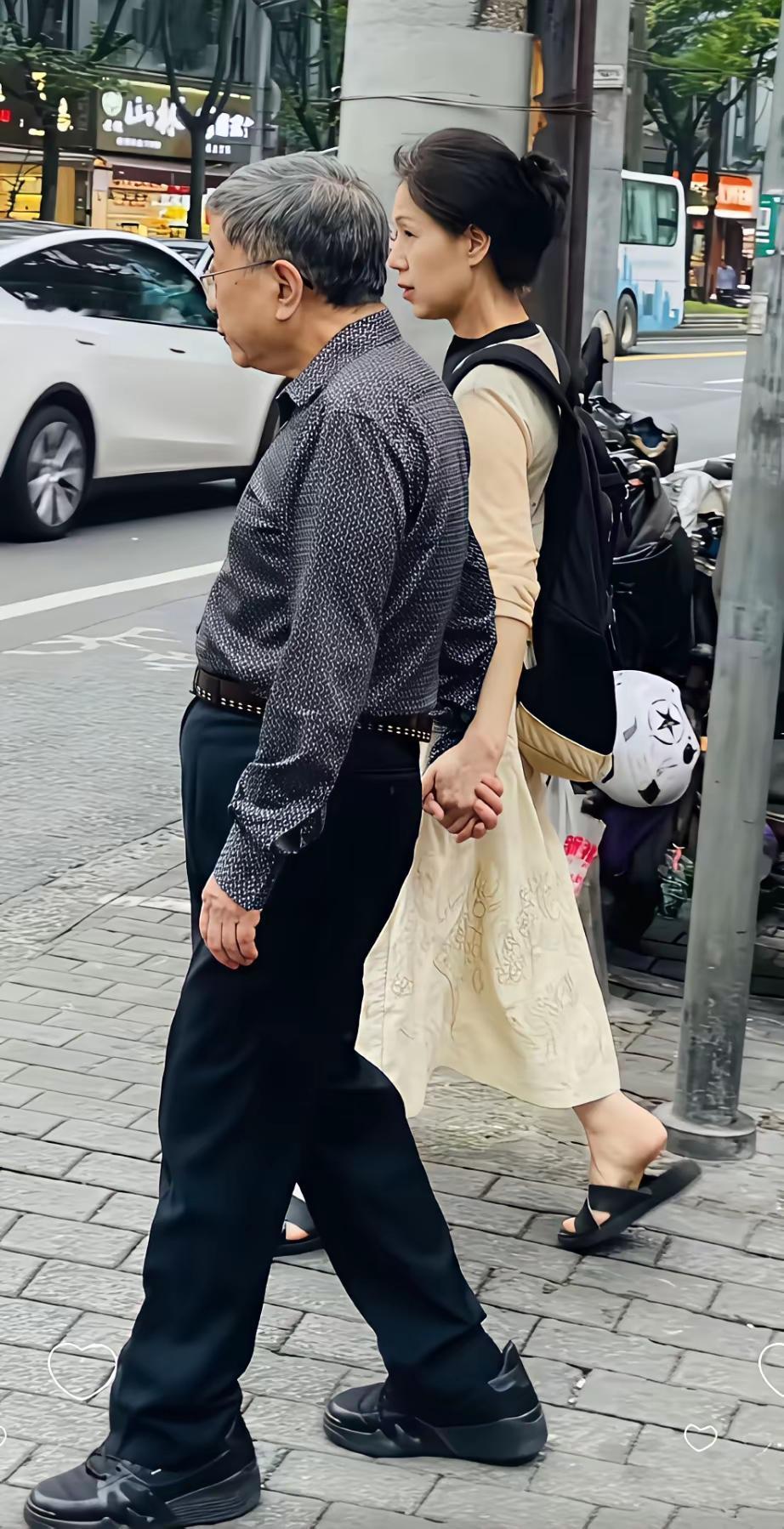这是女儿还是老婆啊？