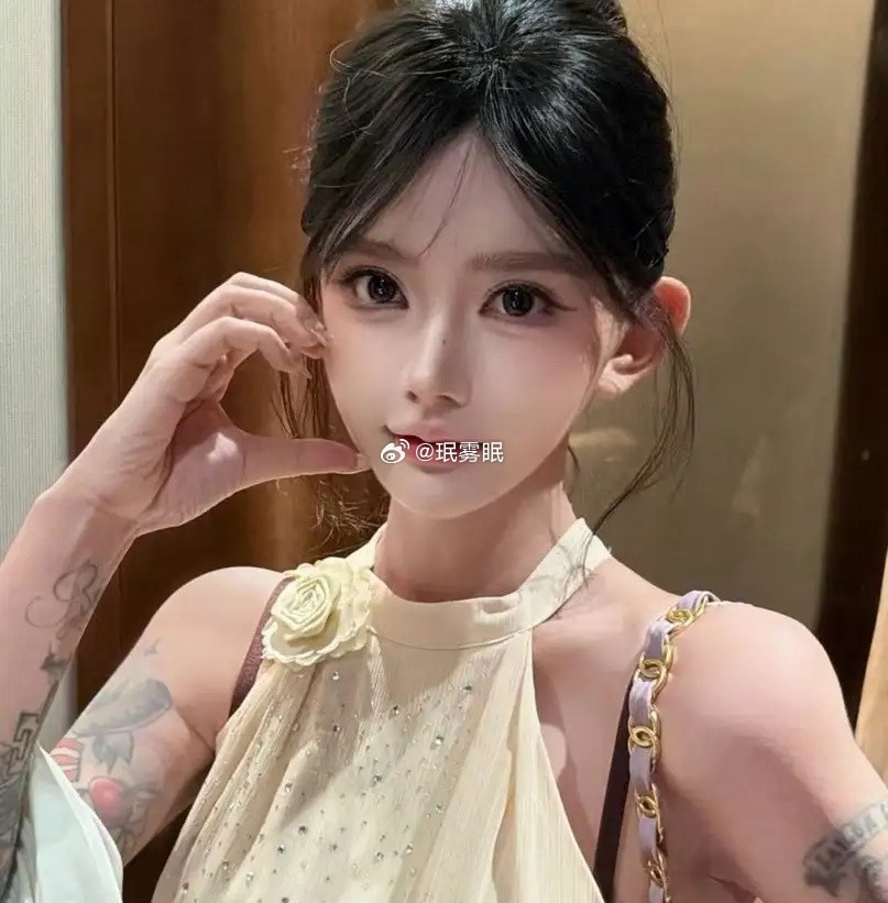 吃🍉韩安冉这是什么眼光发文曝光三姨太“知道鸭子变不成天鹅，10万陪玩”没曝光