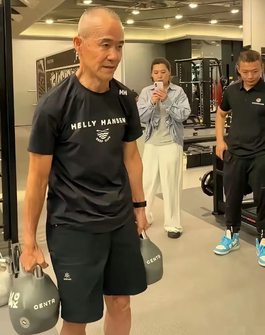 真的佩服，你看王石都70多，还在撸铁，强度真的不输年轻人，不得不服。我都很多年