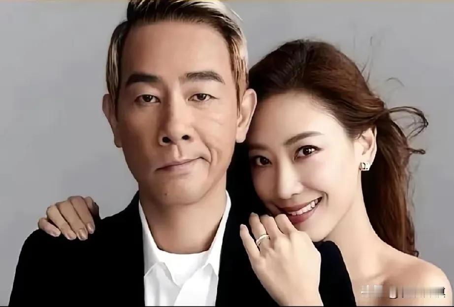 婚姻里最狠的报复，是根本不把对方前任当对手！当年记者拿应采儿和张柏芝比美，火药味