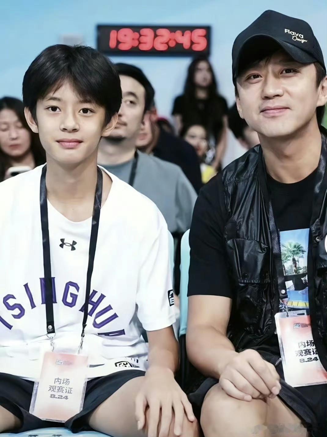 有叫儿子兄弟的幽默爸爸，有演技才情上佳的妈妈，不敢想等等人生多精彩纷呈。今天