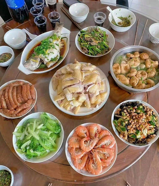 这两桌你更喜欢哪一个。。。