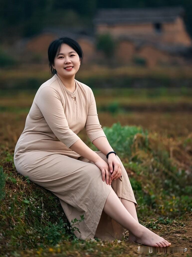 没有永远的靠山，凡事只能靠自己，千万不要指望任何人。没有光的时候影子都会离开你