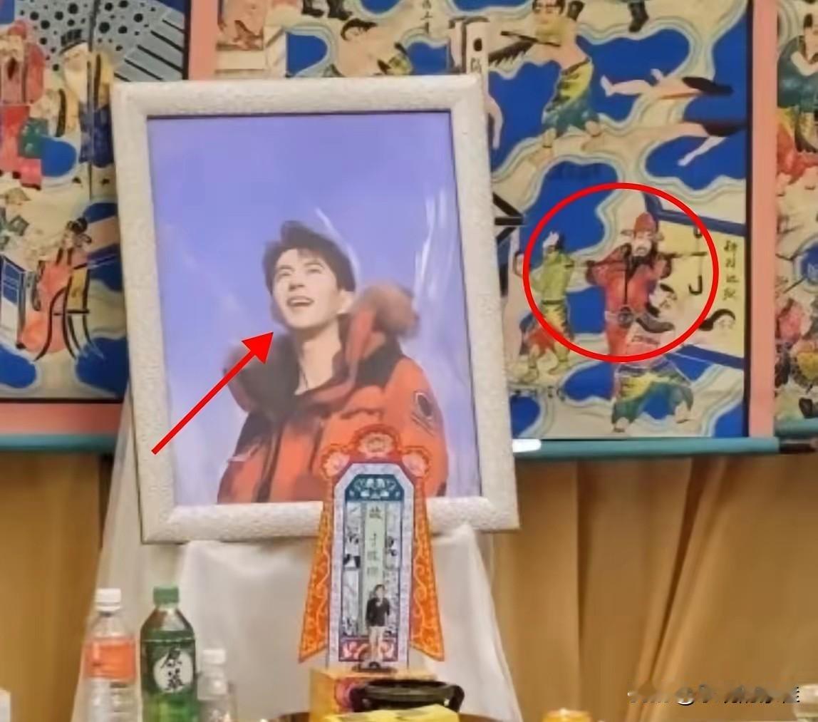 原来小鱼儿的离开早有预兆几年前，他就总说累，想歇歇。不是身体累，是心里沉。那