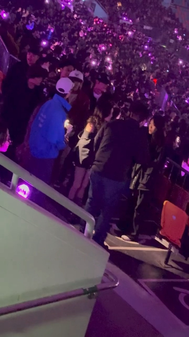 我嘞个…idle演唱会去了好多人啊….宋雨琦中韩人脉这一块目前已知：章昊、白鹿、