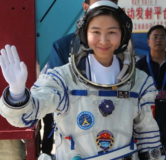 航天女英雄刘洋在2012年出征太空前，丈夫竟突然失踪，等她完成任务后，才得知丈夫