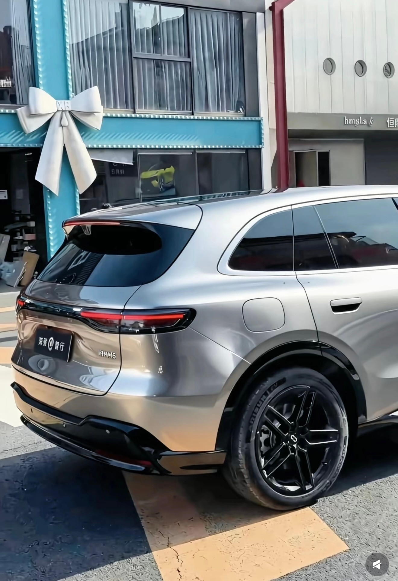 看到银色问界M6真心动了