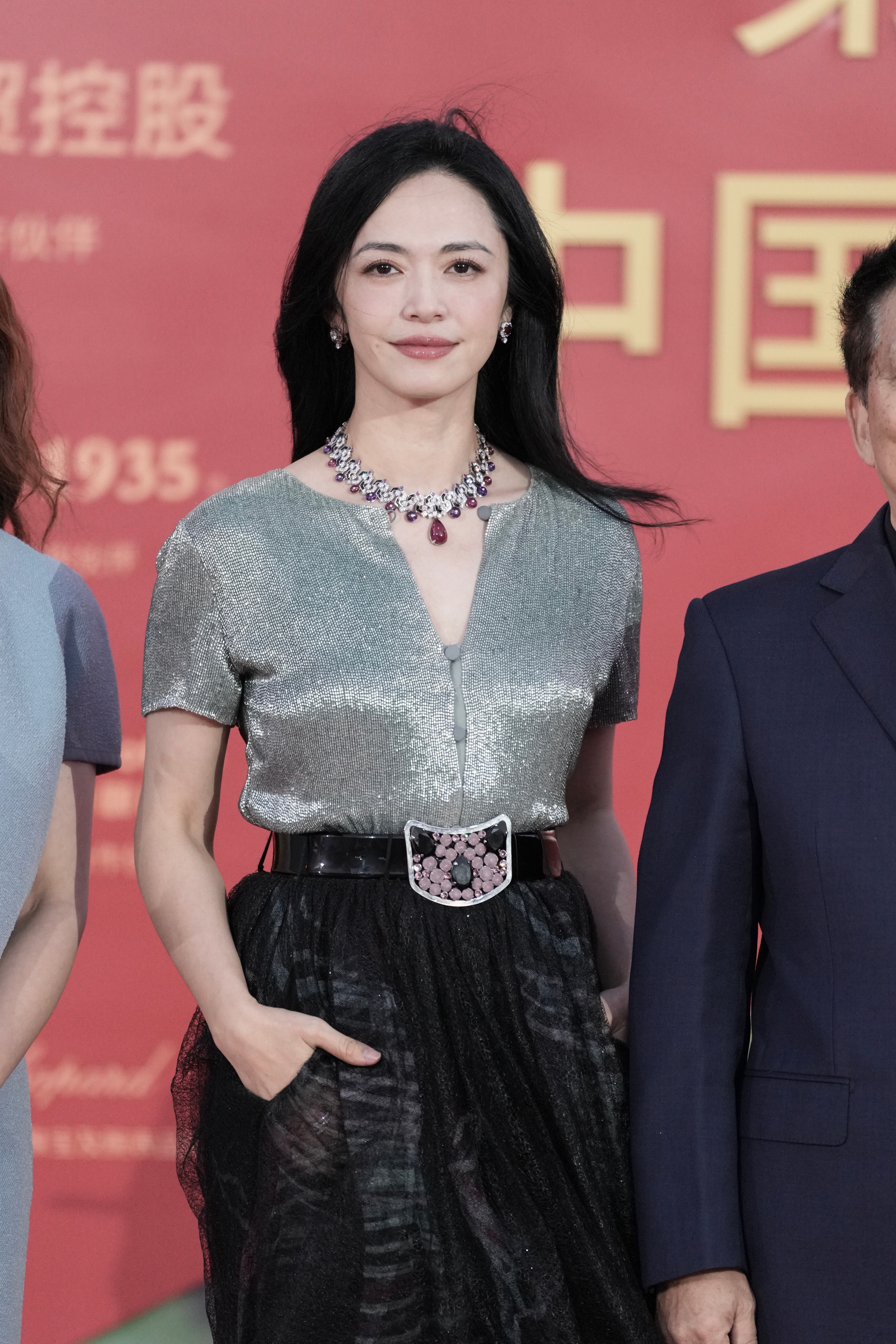 感受一下姚晨金鸡奖红毯生图📸高定配高珠由内而外的强大气场状态超好的松弛美