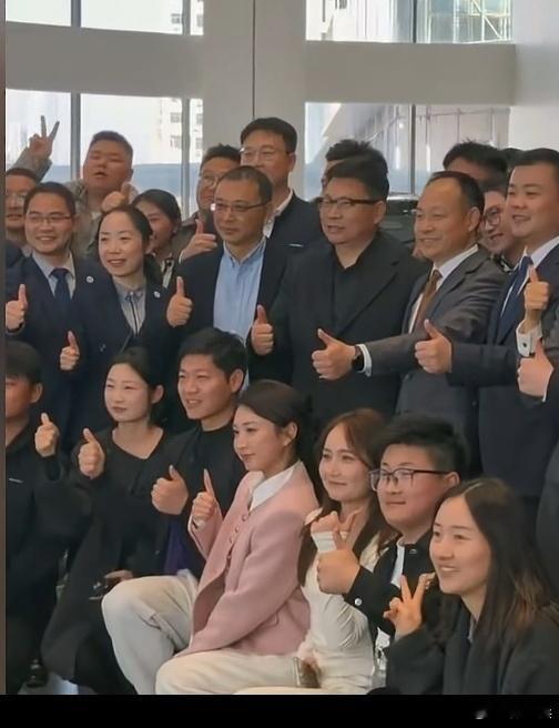 合肥欢迎余总回家过年，老余还是比较孝顺的，同时也不忘记工作，这不忘还在合肥巡店