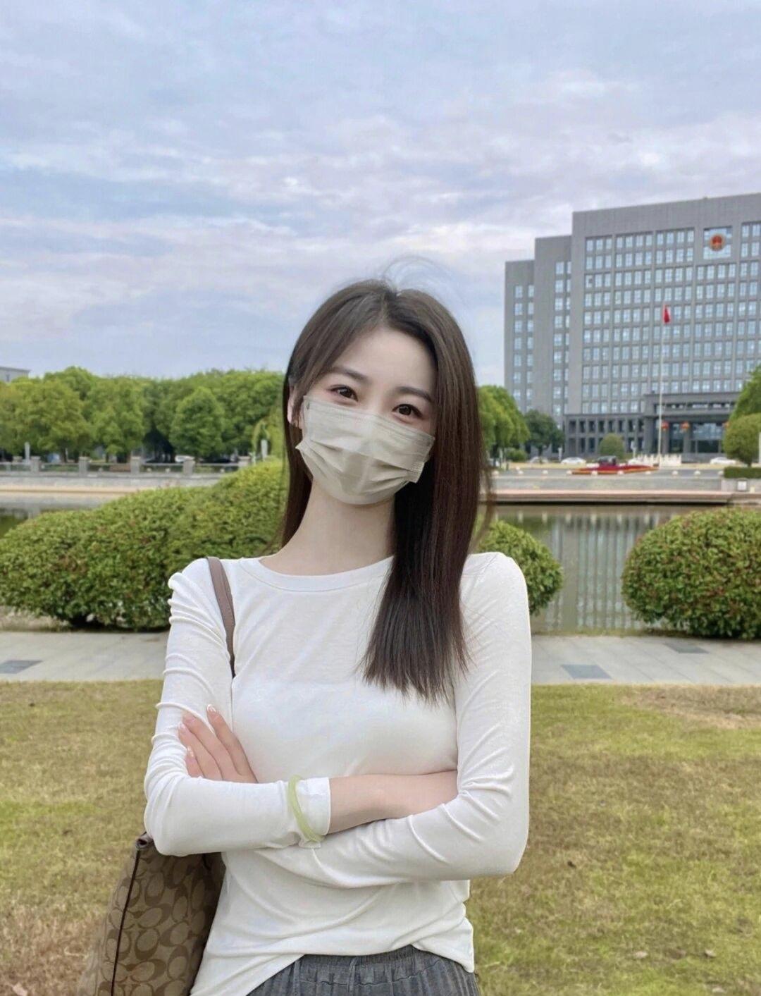 清新自然，口罩下的微笑