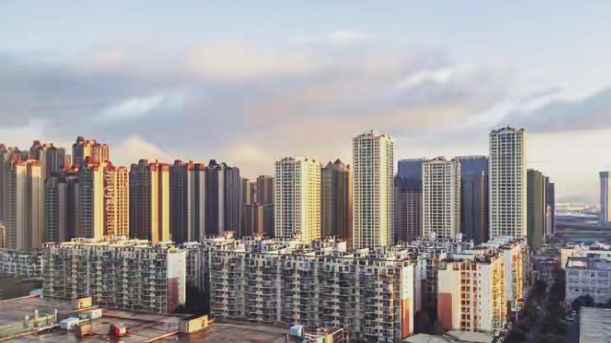 🔥网友热议！昆明湖片区房价回归理性，刚需上车好时机。不少网友表示，昆明湖片区房