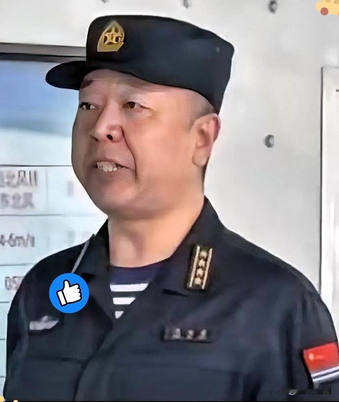 福建舰的掌舵人有多硬核？陈治国大校的履历简直是实力教科书！作为山东青岛走出的