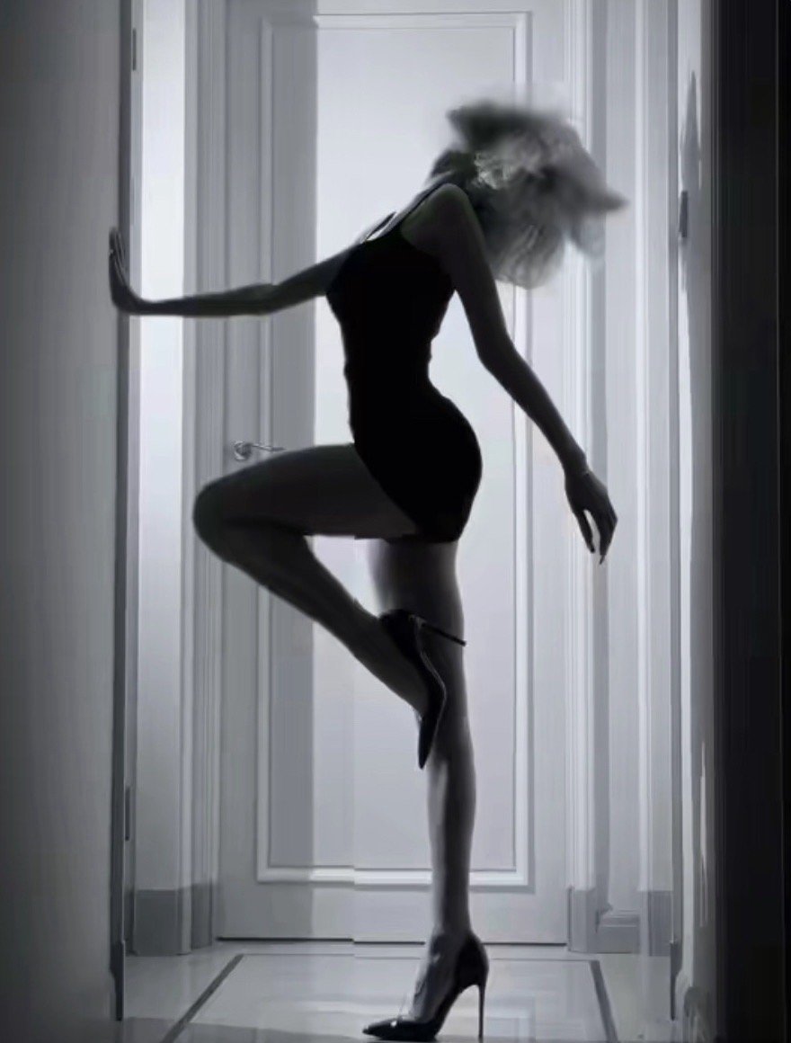 跟有趣的老登为伍，我不喜欢小年轻，小年轻不懂分轻重。​​​