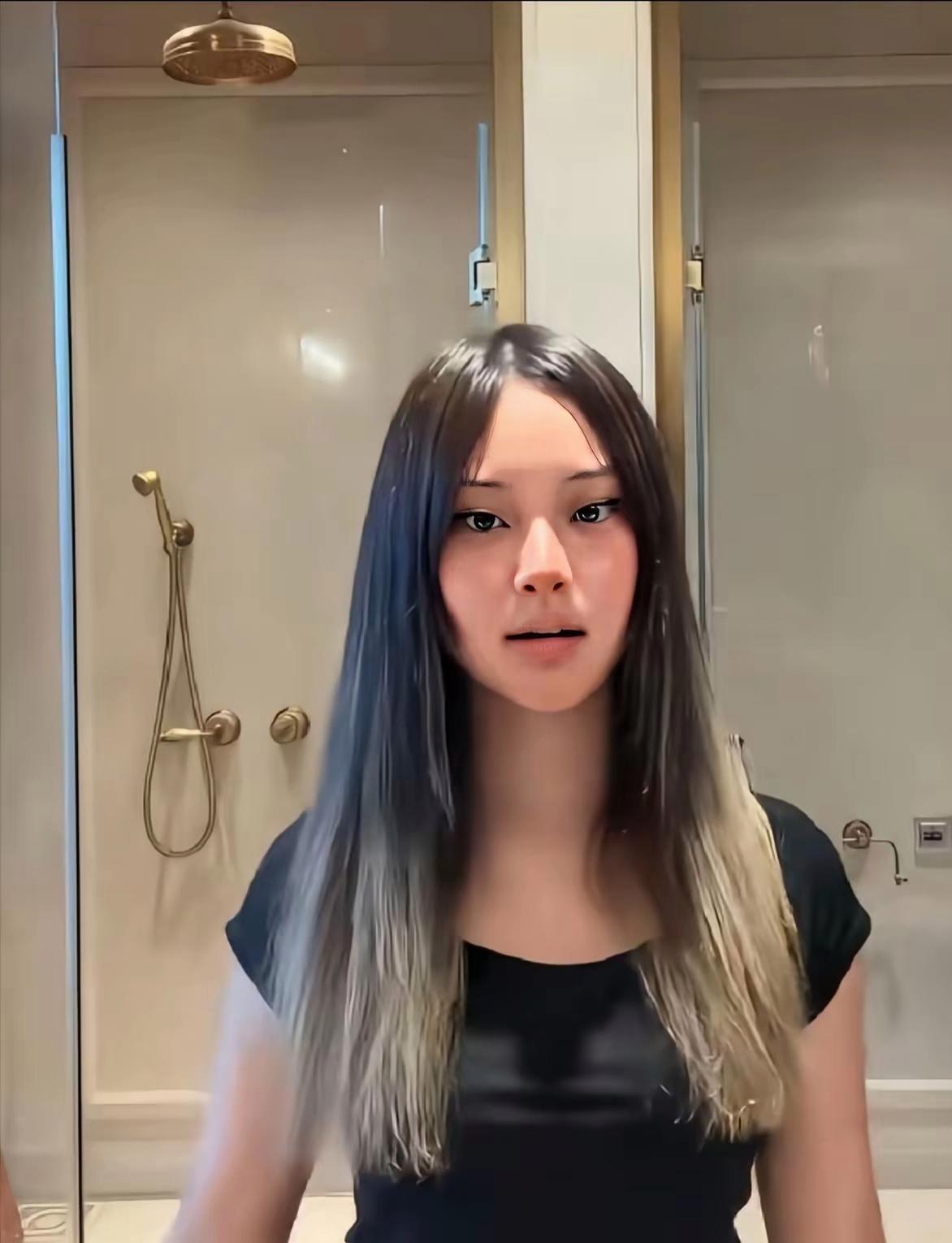 贾乃亮的女儿，变化好大呀​​​