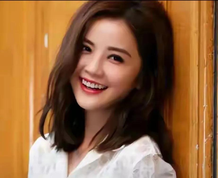 惊爆！40岁阿Sa恋上33岁健身教练林俊贤，或已同居试婚！港媒曝二人一起买狗粮，