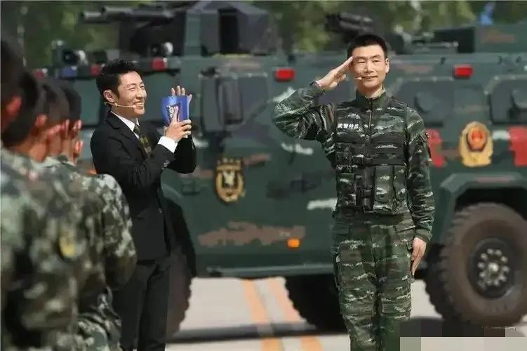 2019年，一次，撒贝宁问狙击手：“如果有狙击手要干掉我，那我是跑直线还是S线？