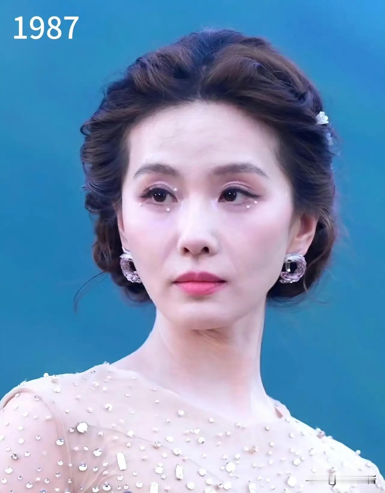 刘诗诗要不你还是退圈吧Vogue盛典上，作为压轴嘉宾出场，本想来个惊鸿一瞥、