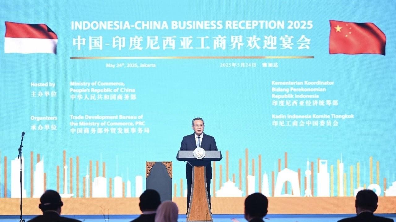 中国和印尼谈妥了这次印度尼西亚主动邀请中国出访，而在抵达之后也给予了中国超高规