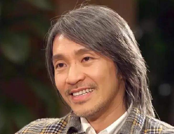 2009年，周星驰给韩三平去了通电话，措辞十分谦逊：“能不能给我在《建国大业》里