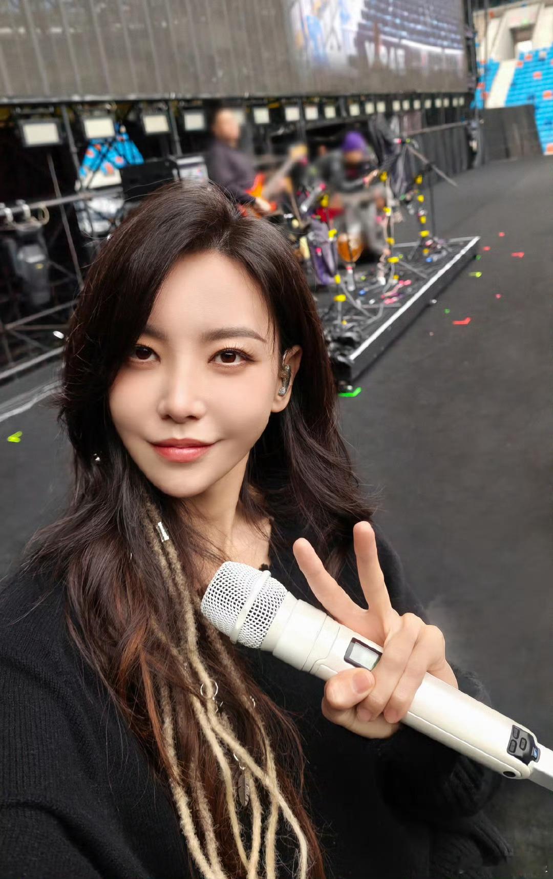 于文文说工作都是在知晓的情况下接的可以