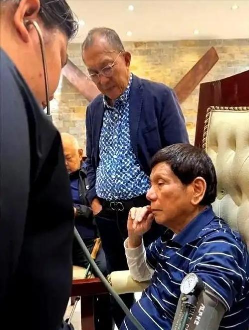 这下尴尬了！国际刑事法院夏日休会在即，杜特尔特团队必须申请紧急会议，不然老杜的身