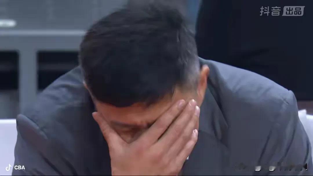 本赛季，杜锋已遭遇了四大尴尬时刻，还有一个更大尴尬在考验着他。①自己一直认为是