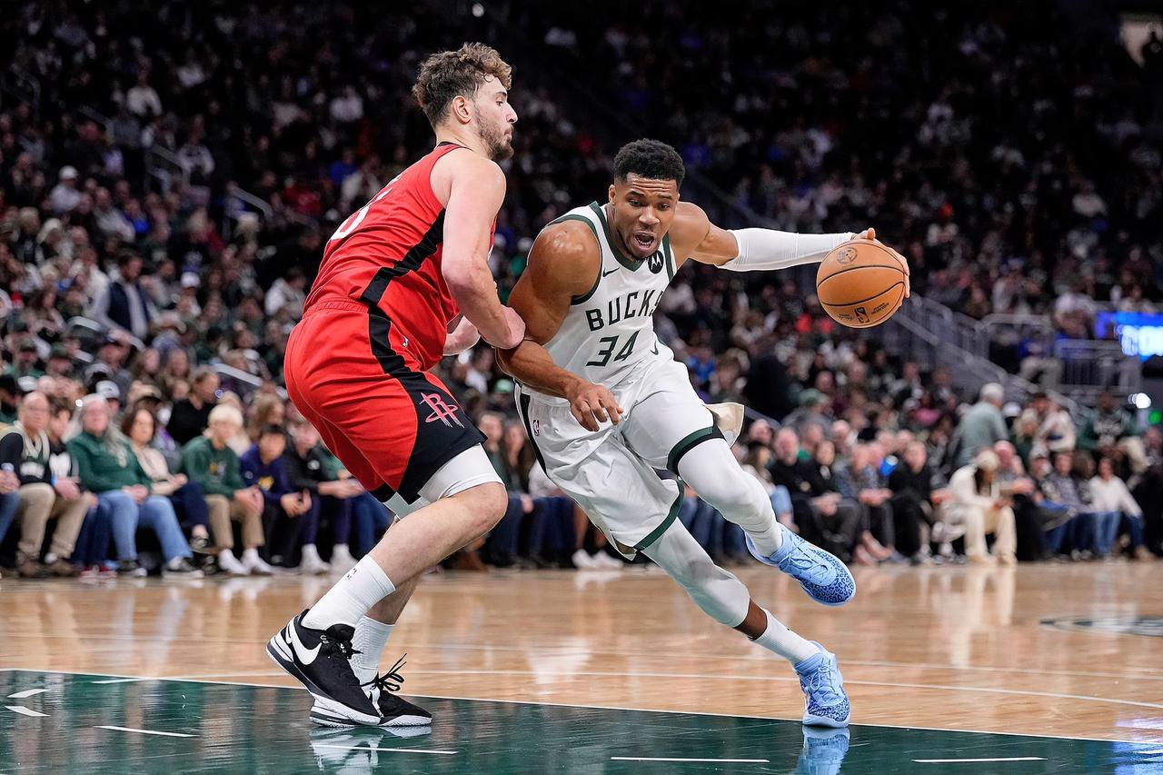 哈登：杜老大，火箭是不是可以打包申京+小贾+范乔丹+首轮签去换字母哥了？？？杜