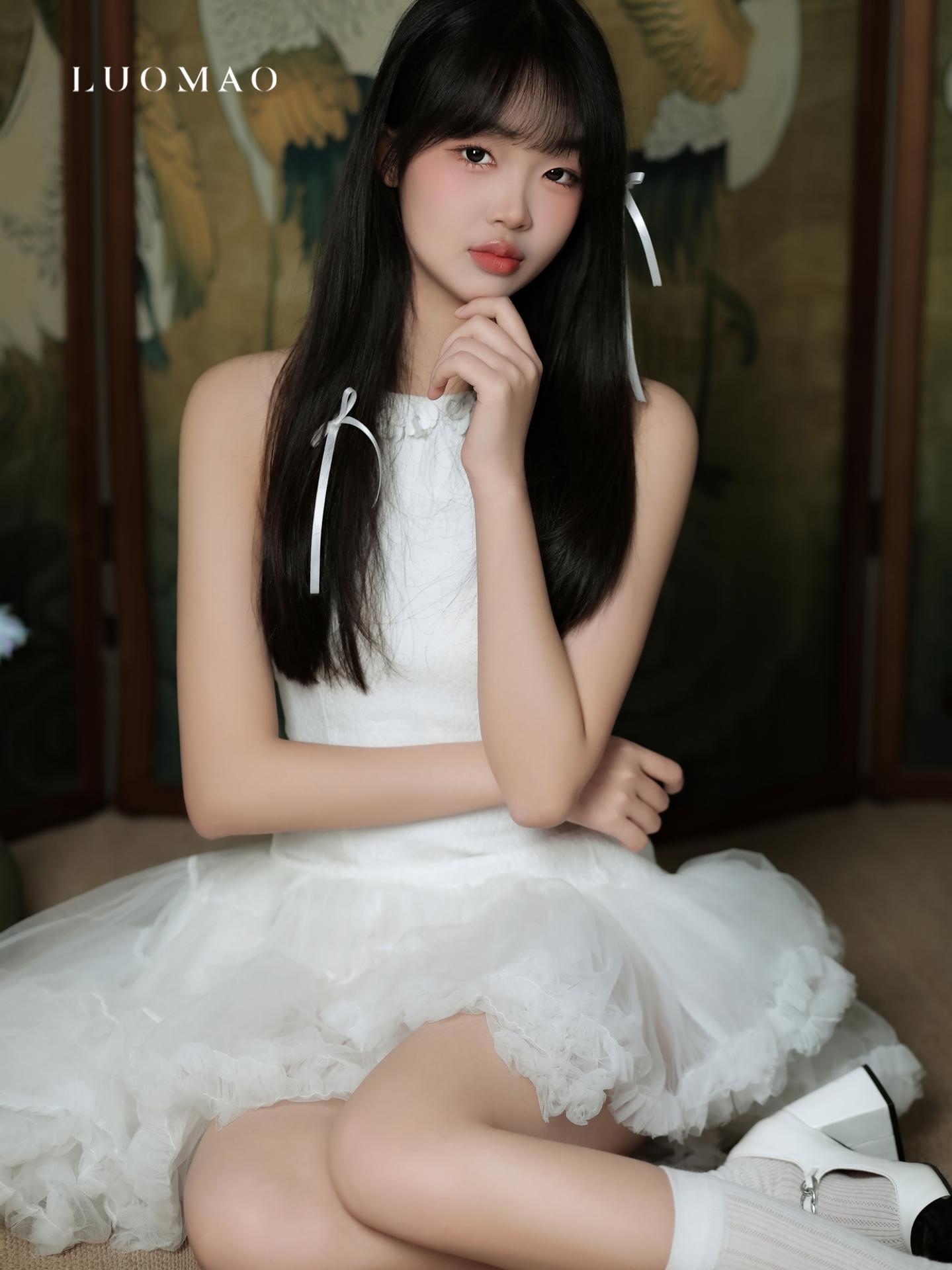 谁懂啊！这组少女写真拍完直接封神了😭。