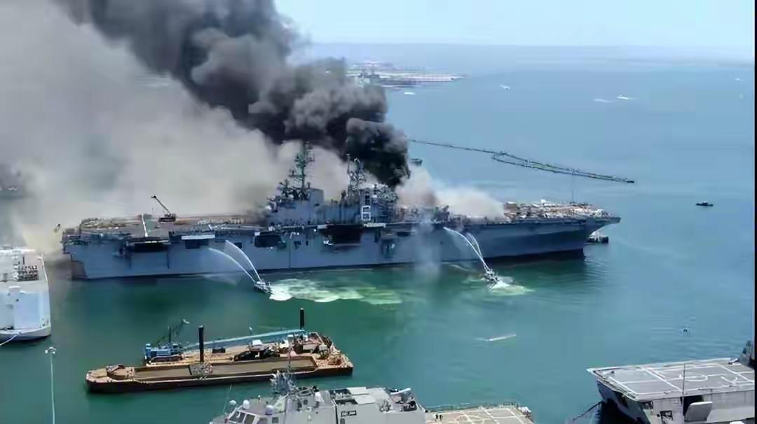 福特号不仅仅洗衣房被烧了，600个床铺也被烧了，士兵只能打地铺。这就不得不令人