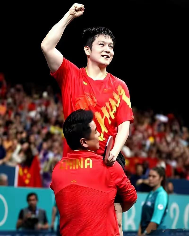 王皓教练最盼樊振东回归！国乒男队的困境，洛杉矶奥运会迫在眉睫，一个核心远远不够。