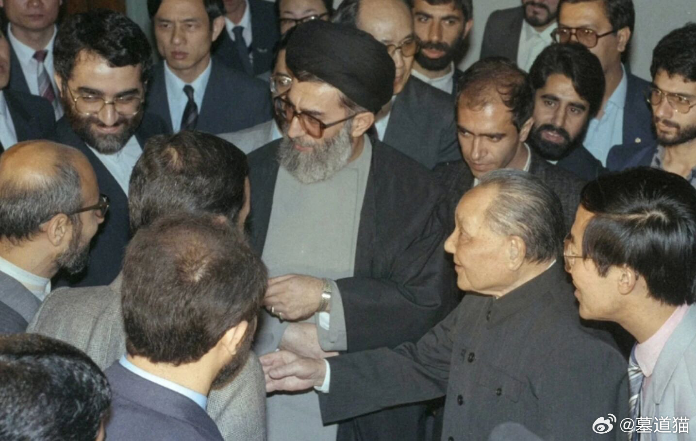 1989年5月，时任伊朗总统的哈梅内伊到访北京