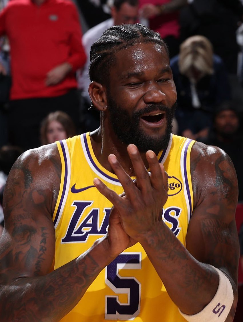 艾顿在队记DanWoike的专访中，谈到了对自我的重新认知。“雷迪克近期一直在