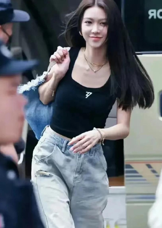 她17岁就长这样，如今43岁还长这样！薛凯琪是真的美，却也是情路坎坷，最