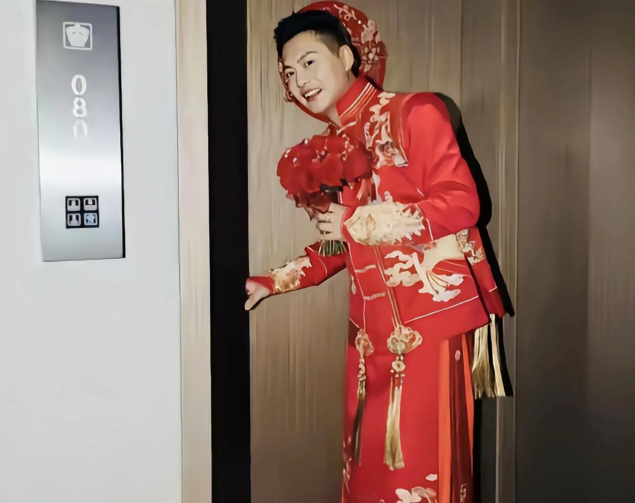 北京卫视“主持一姐”李扬威结婚，丈夫竟是41岁特型演员侯京健北京卫视主持人李扬