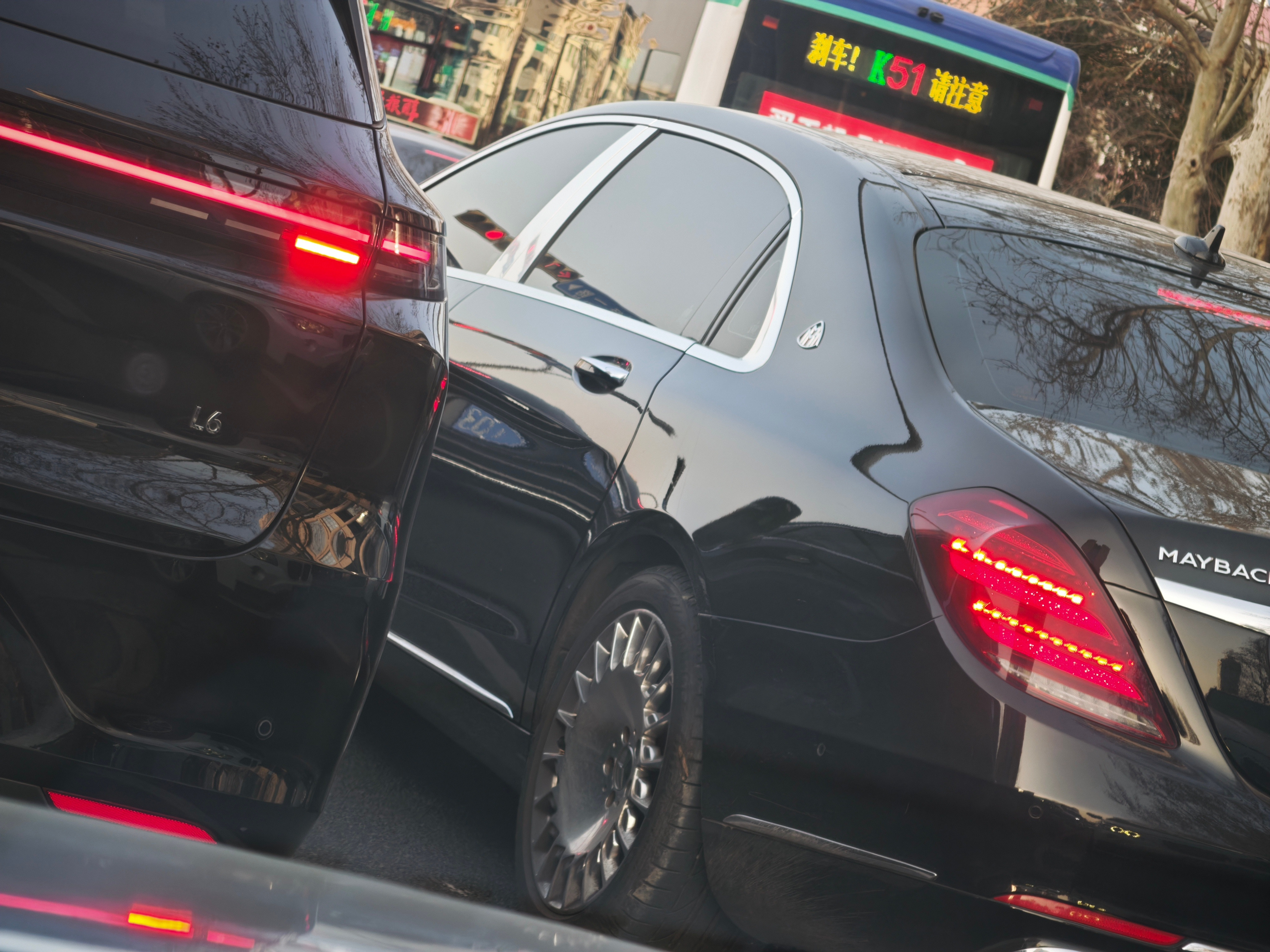 还得是传统BBA，尾灯设计就是好看