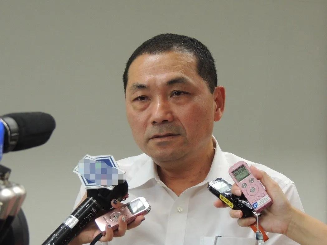 侯友宜，一眼看上去就没有大位的气象，蓝营的人，当时为什么不阻止朱立伦征召侯友宜？