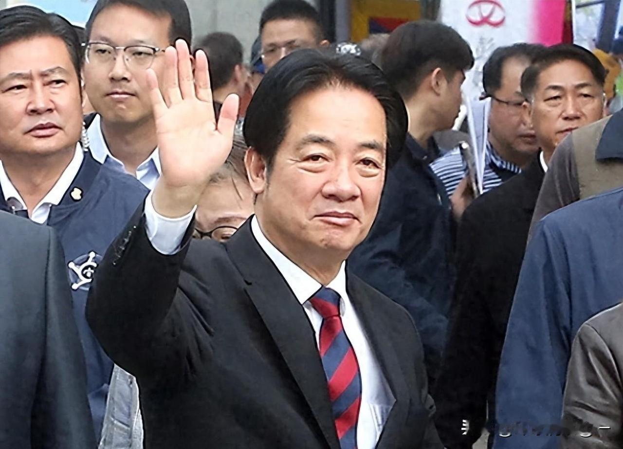 特朗普刚走，台湾政客集体“变脸”比翻书还快，台湾岛上那群政客立马开始各唱各的调。
